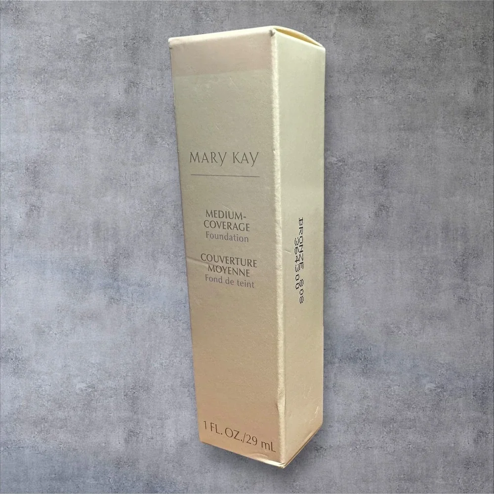 Mary Kay Medium Coverage Foundation DISCONTINUED GRAY CAP /BRONZE 808 # 364300